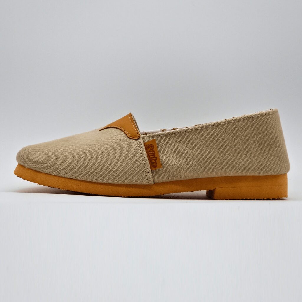 Alpargata corralera con taco color beige para adultos