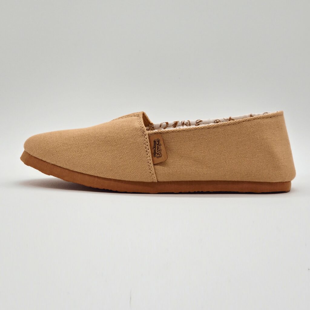 Alpargata clasicas lisas color beige para adultos